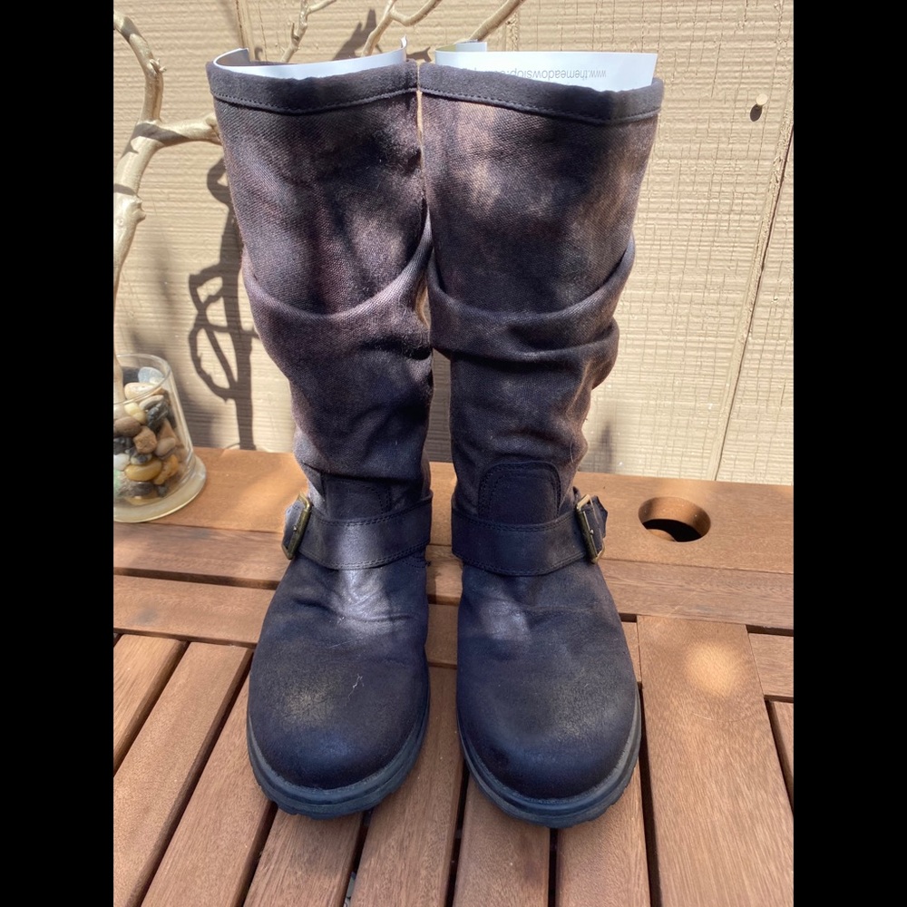 Roxy size 9 slouchy boots.